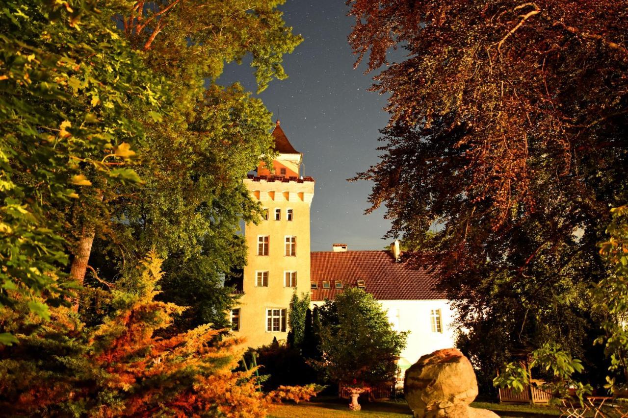 Hotel Zamek Nowecin à Łeba Extérieur photo