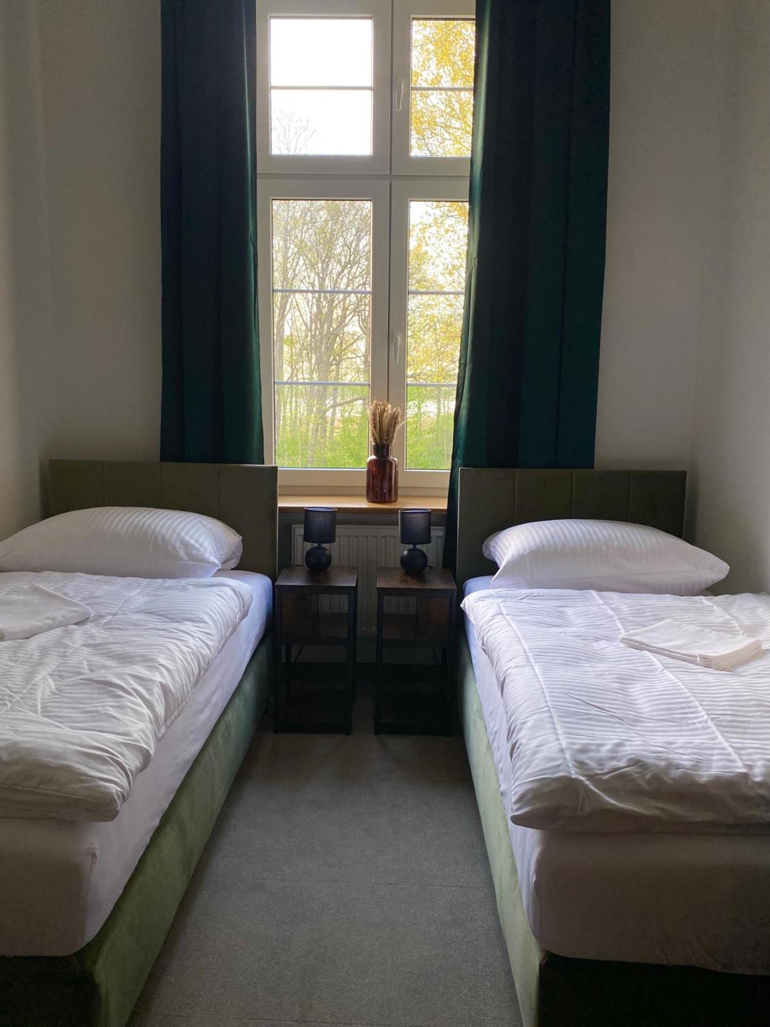 Hotel Zamek Nowecin à Łeba Extérieur photo