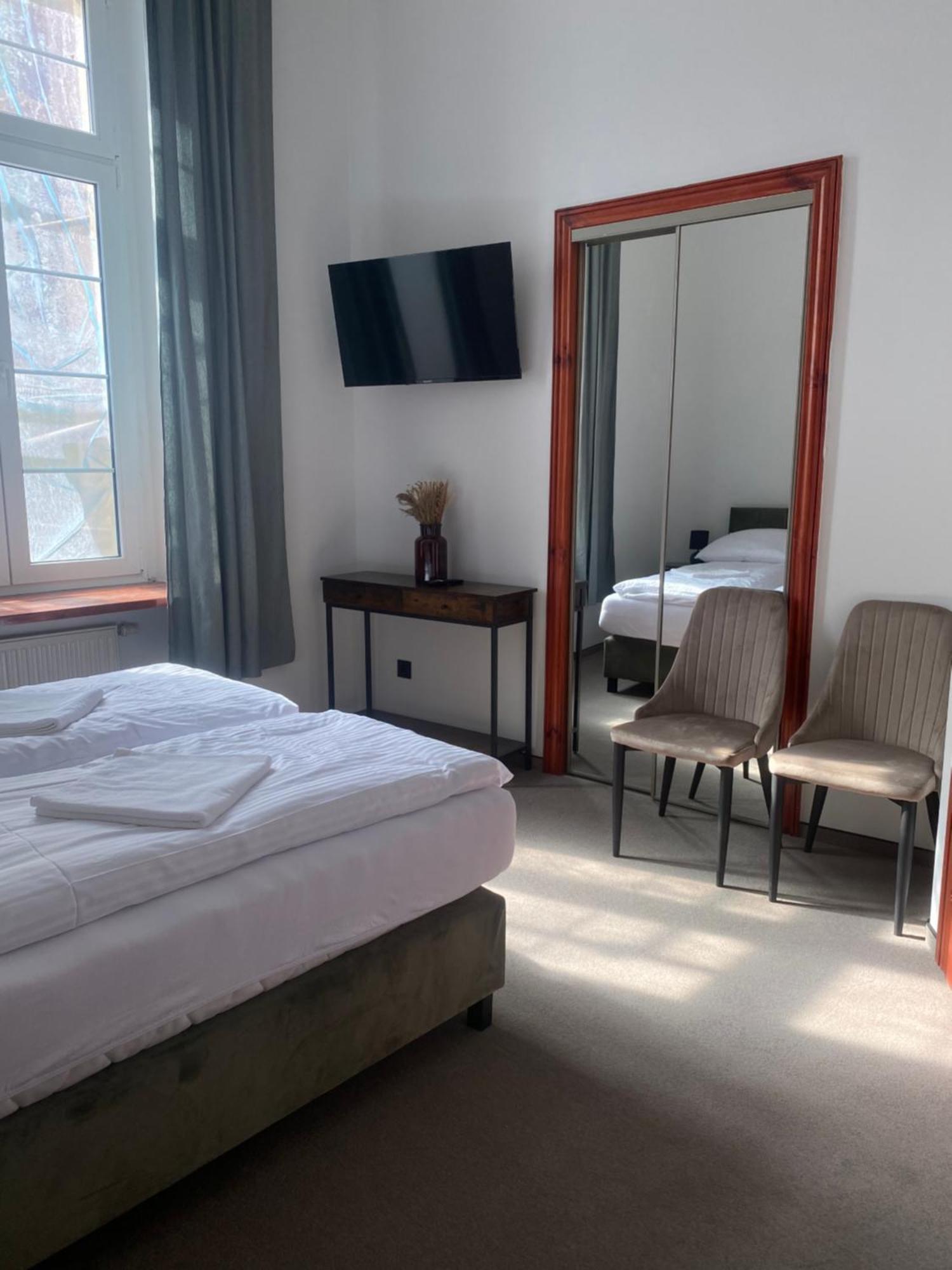 Hotel Zamek Nowecin à Łeba Extérieur photo