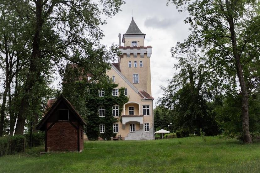 Hotel Zamek Nowecin à Łeba Extérieur photo