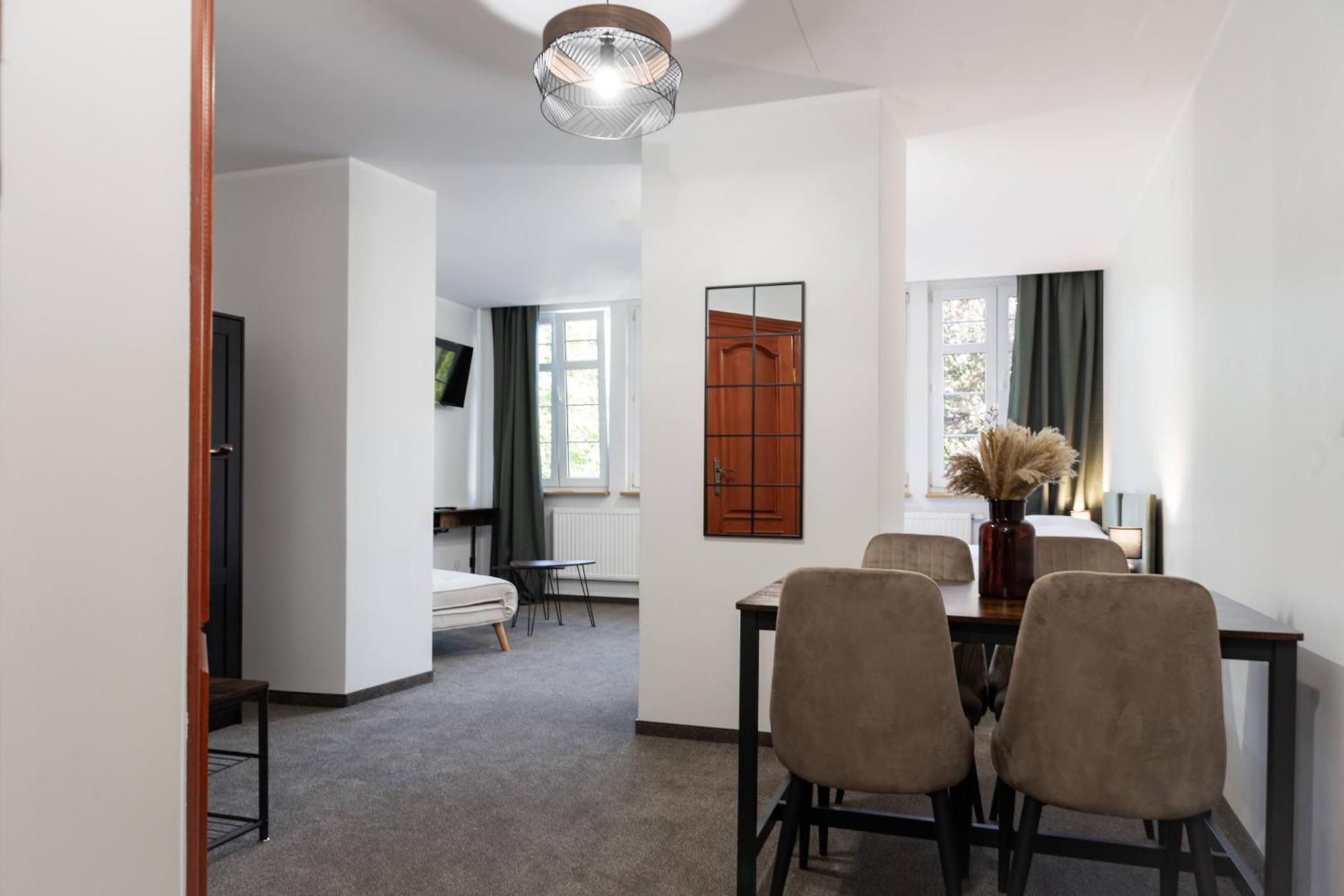 Hotel Zamek Nowecin à Łeba Extérieur photo