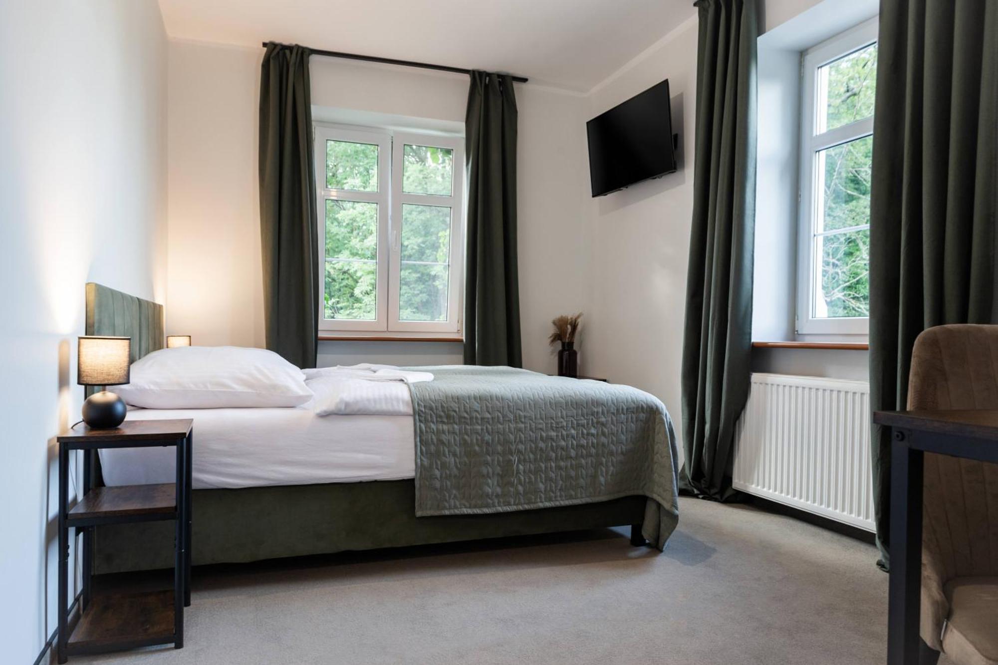 Hotel Zamek Nowecin à Łeba Extérieur photo