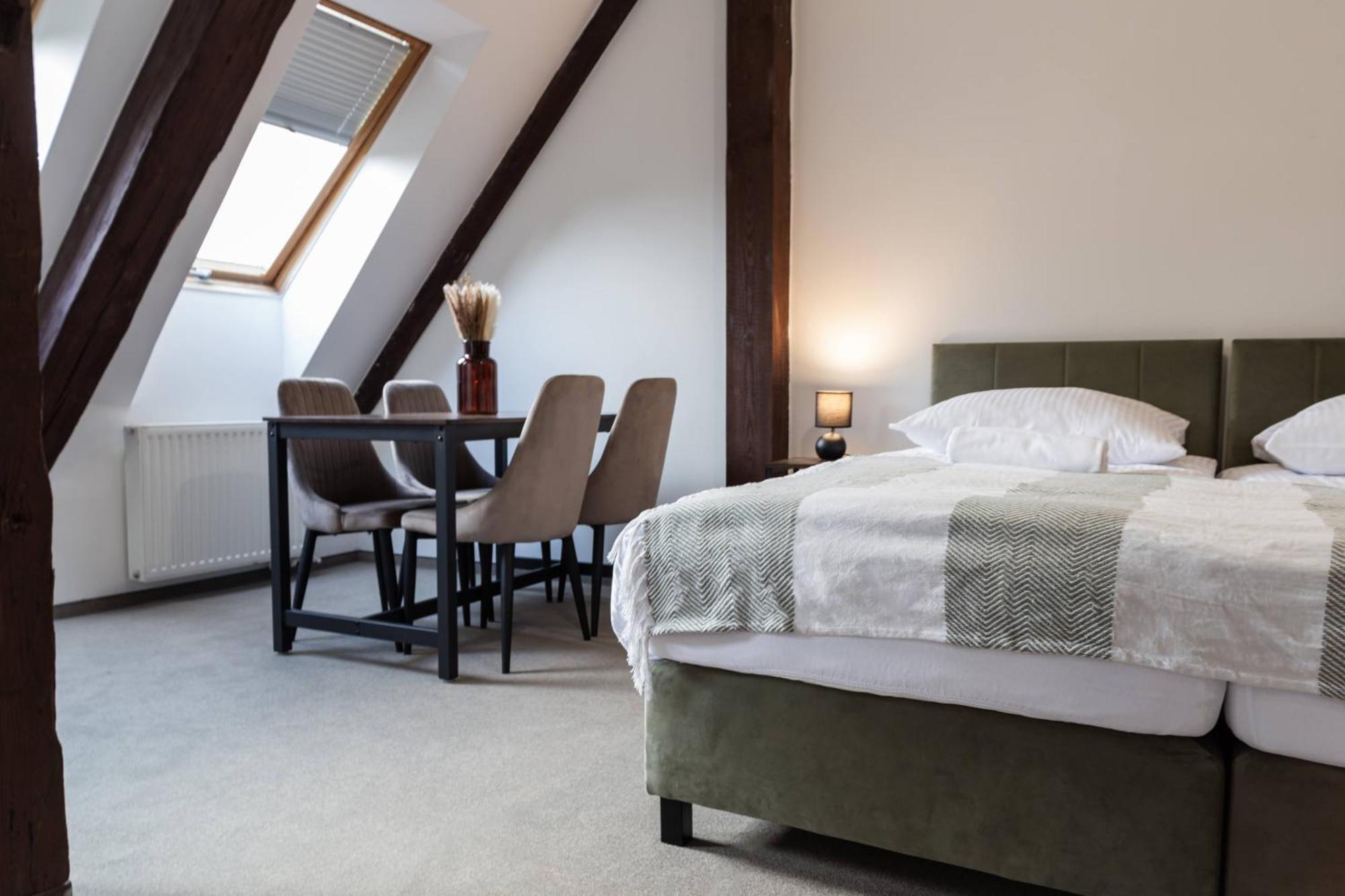 Hotel Zamek Nowecin à Łeba Extérieur photo