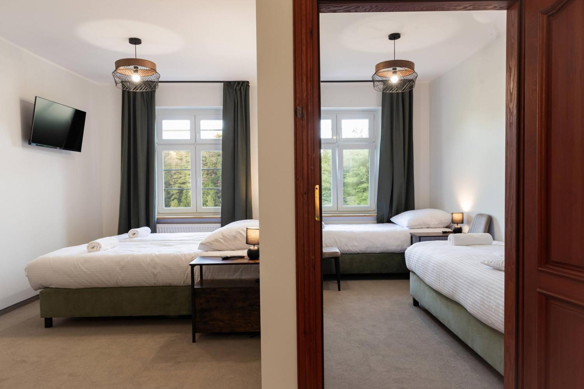 Hotel Zamek Nowecin à Łeba Extérieur photo