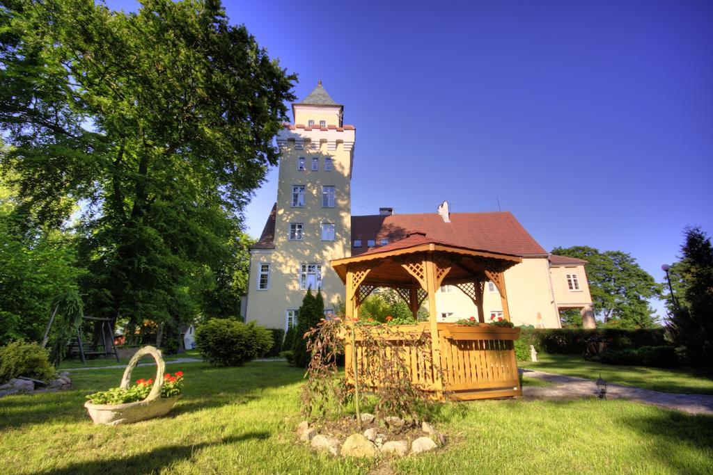 Hotel Zamek Nowecin à Łeba Extérieur photo